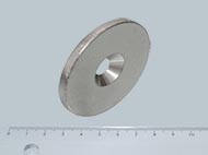 65x3 mm-es l�gyvas korong s�llyesztett furattal